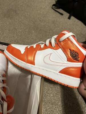 Size 4.5 - Jordan 1 Mid SE Electro Orange 2021-image