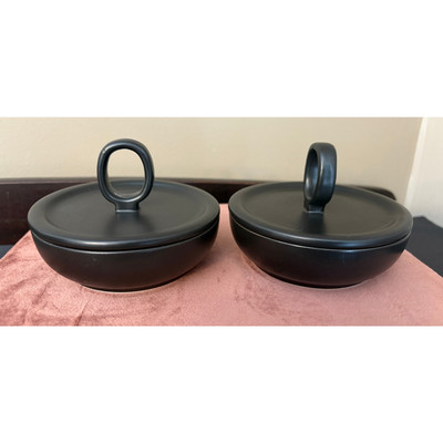 (2) NWT MATTE BLACK PINCH POTS W/ LIDS - Creative Co-Op Appx 4.5”D x 3.25” T-image