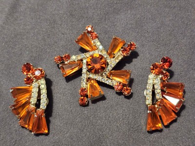 RARE ORANGE Vintage D&E Juliana BOOK PIECE Rhinestone Brooch & Earrings Set-image