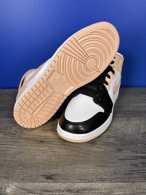 Air Jordan 1 Mid White Arctic Orange Black 554725-133 Size 7Y / Women Size 8.5-image