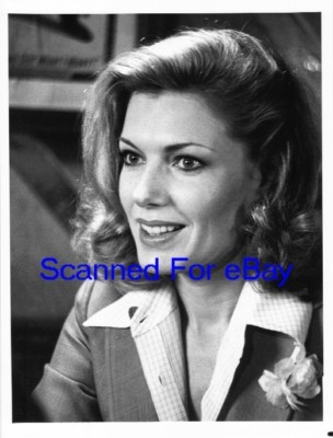 SUSAN SULLIVAN Terrific TV Photo THE COMEDY COMPANY-image