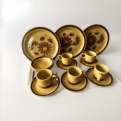 Vintage Mid Century La Mesa Daisy Stoneware Set/18 Pieces Good Cond. Japan EUC-image