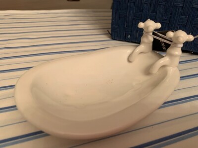 Creative Co-OP Inc. Stoneware Bath Tub Shapped Soap dish white 6 1/4