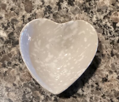 Creative Co-op Stoneware Heart Shaped Trinket Dish 3.25” X 3”-image