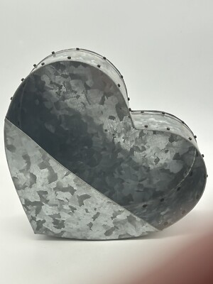 Creative Co-Op Galvanized Metal HEART Shaped Wall Pocket/Planter-image