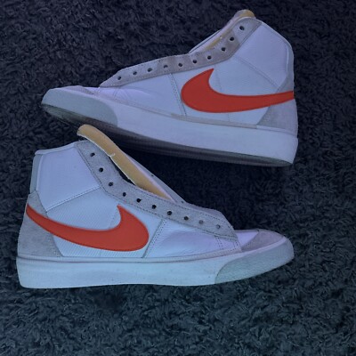 Size 11 - Nike Blazer Mid '77 Vintage White Mantra Orange-image
