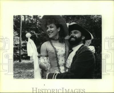 1985 Press Photo Sue Myers, Peter Steinmetz of Gilbert and Sullivan Society-image
