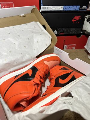NEW DS Nike Air Jordan 1 Mid W 12 / M 10.5 Rush Orange Crimson Bliss DEAD STOCK-image
