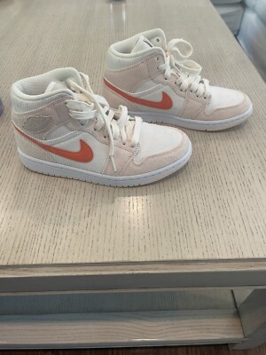 Women’s Air Jordan 1 Mid SE Corduroy sneakers Size 7-image
