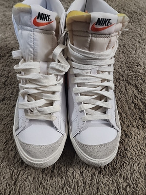 Nike Blazer Mid 77 Vintage Sneaker, White Mantra Orange, Mens US 7 (BQ6806-110)-image
