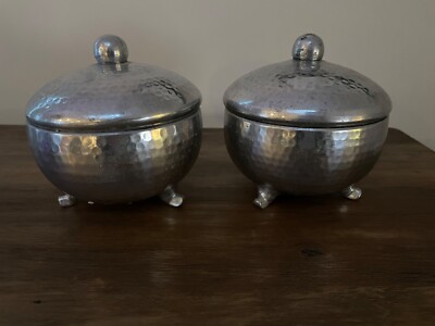 Set of 2 Creative Co-op Hammered Aluminum Covered Dishes-image
