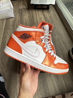 Size 10.5 - Jordan 1 Mid SE Electro Orange 2021-image