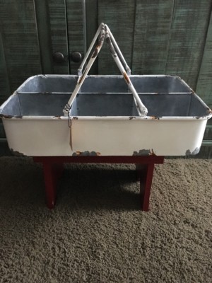 Creative Co-op Tin Basket With Handles And 6 Compartments Distressed Farmhouse-image