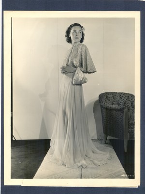 EARLY FASHION SHOT OF LOVELY MAUREEN O'SULLIVAN - TARZAN'S JANE - EXC COND 1932-image