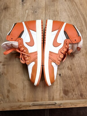 Size 4 boys - Jordan 1 SE Mid Orange Suede-image