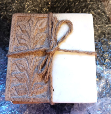 NEW CREATIVE CO-OP DF4996 MARBLE AND HAND CARVED WOOD COASTER SET (FREE SHIPPING-image
