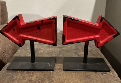 Creative Co-Op Cast Iron Metal Arrow Bookends Red - DA0899-image