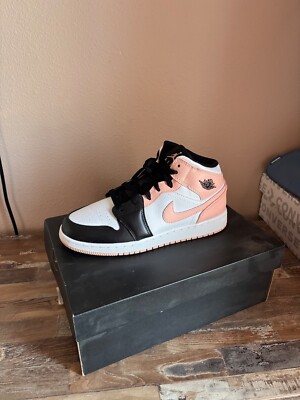 jordan 1 mid (gs) White/artic orange-black 6.5y (slightly used)-image