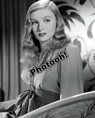 Veronica Lake Posed For Sullivan's Travels Celebrity REPRINT RP #8995-image