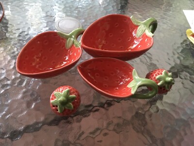 Creative Co-Op Stoneware Strawberry Handled Prep Bowls Set of 3 + Salt Pepper-image