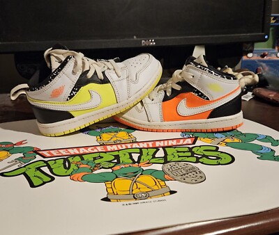 Nike Air Jordan 1 Mid GS Neon! Notebook Kids Size 10C  [640735-870]-image