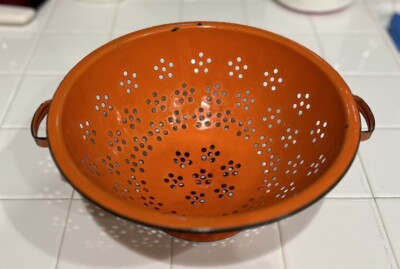 VINTAGE MID 20th CENTURY HALLOWEEN PUMPKIN ORANGE ENAMELWARE 10 3/4” COLANDER-image