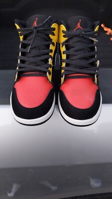 Size 6 - Jordan 1 Mid SE Amarillo-image