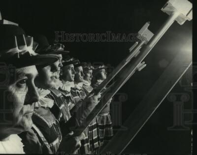 1964 Press Photo Members of the Houston Gilbert & Sullivan Society in production-image