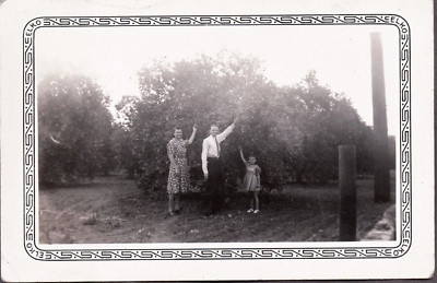 PHOTOGRAPH GIRLS DRESS ORANGE GROVE SAN BERNARDINO LOS ANGELES CALIFORNIA PHOTO-image