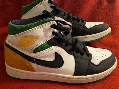 JORDAN 1 MID SE OAKLAND SIZE 8 GREAT CONDITION!! Size 8 shoe-image