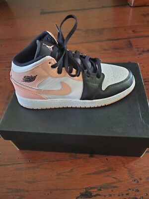 Nike Air Jordan 1 Mid GS 554725-133 Youth Size 5Y/ Womens 6.5/ EUR 38 -image