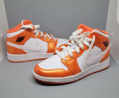 Size 4.5y - Air Jordan 1 SE Mid Electro Orange-image