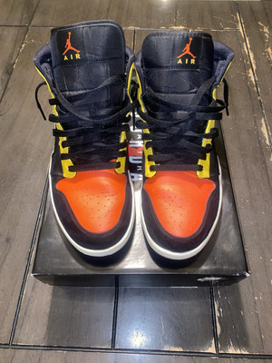 Size 10.5 - Air Jordan 1 SE Mid Amarillo-image