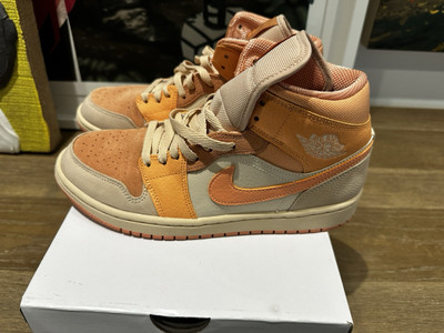 Air Jordan Wmns Air Jordan 1 Mid 'Apricot' DH4270-800 9.5-image