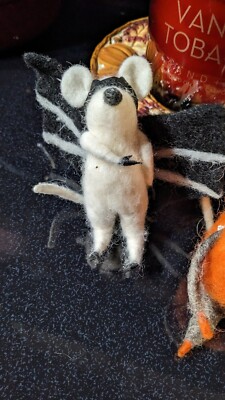 Creative Co-Op Wool Felt Mouse w/Halloween Costume  Witch or Pumpkin -image