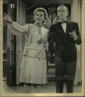 1961 Press Photo Maureen O'Sullivan with Fred Astaire in scene from movie-image