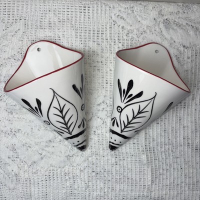 Two Creative Co-Op Studio Art Pottery Triangle Wall Pocket Black & White Pattern-image