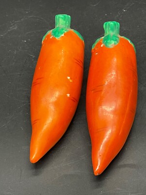 Mid century, orange carrot , salt/ pepper shakers, Japan-image