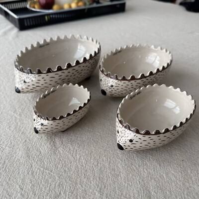 Creative Co-Op Hand Painted Stoneware Hedgehog Measuring Cups (Set of 4 Sizes)-image