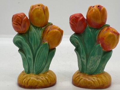 Mid century, orange flower, salt/ pepper shakers, Japan-image