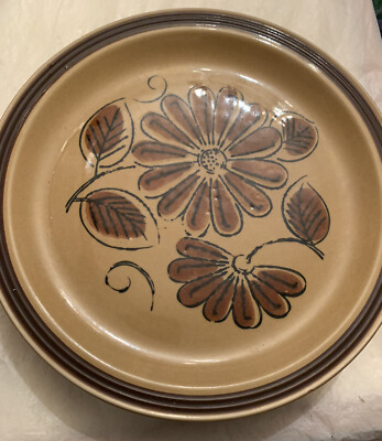 La Mesa Stoneware Daisy 10 1/2