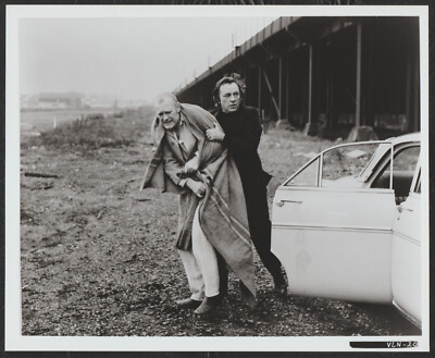 JOSS ACKLAND RICHARD BURTON in Villain '71 CAR BRIDGE-image