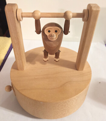 WOODERFUL LIFE ORANGUTAN PULL UP MUSIC BOX JEAN CULTURAL & CREATIVE CO., LTD.-image