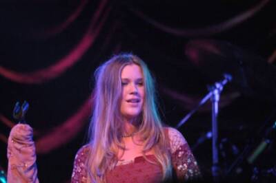 Joss STONE, Joss Stone - 4th February 2004 - live at The Scala Old Photo 9-image