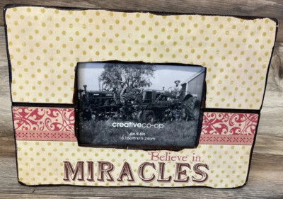 Creative Co-op 5x7 Believe in Miracles Picture Frame-image