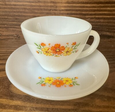 Vintage Fire King Oven Ware 2 Cups And 2 Saucers Orange & Yellow Cosmos Flowers-image