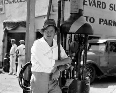8x10 Print Joel McCrea on the Set of Sullivan's Travels Paramount 1941 #JMPS-image