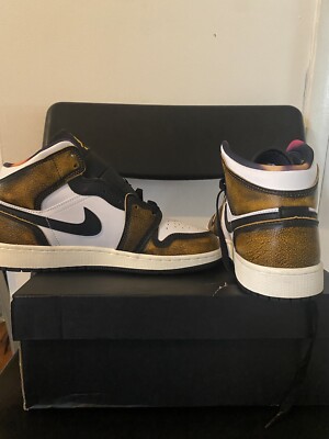 NIKE AIR JORDAN 1 MID SE- size 6.5 -image