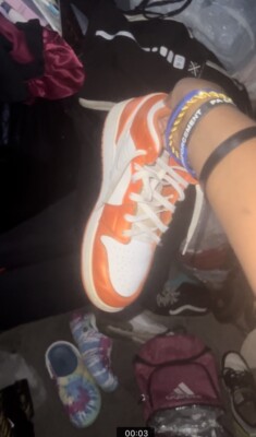 Size 6.5 - Jordan 1 Mid SE Electro Orange 2021-image